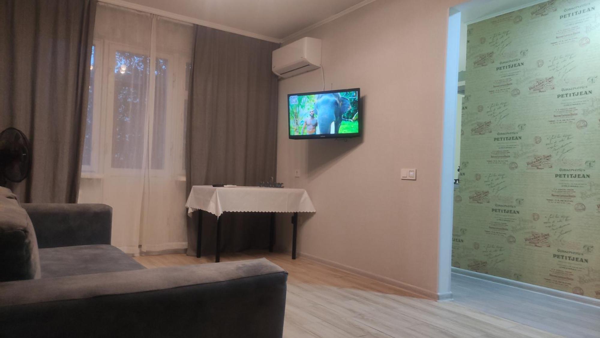 Apartment Near City Center On Peremohy Avenue 46 Cherníhiv Exterior foto